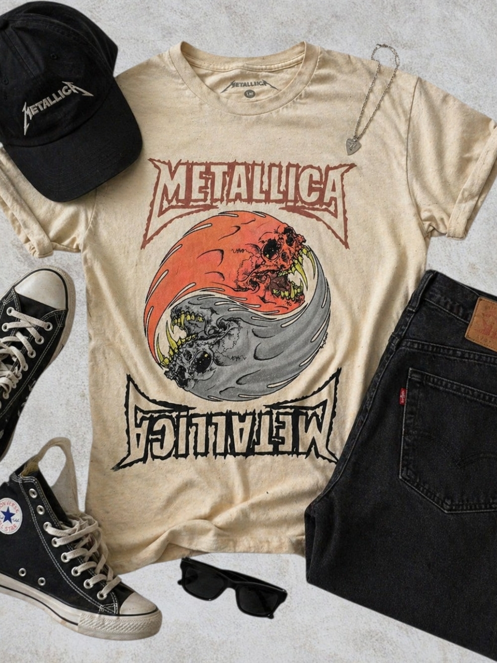 Metallica Skull Yin Yang Band Tee Small Cream Graphic Shirt Rock Metal - Picture 2 of 6